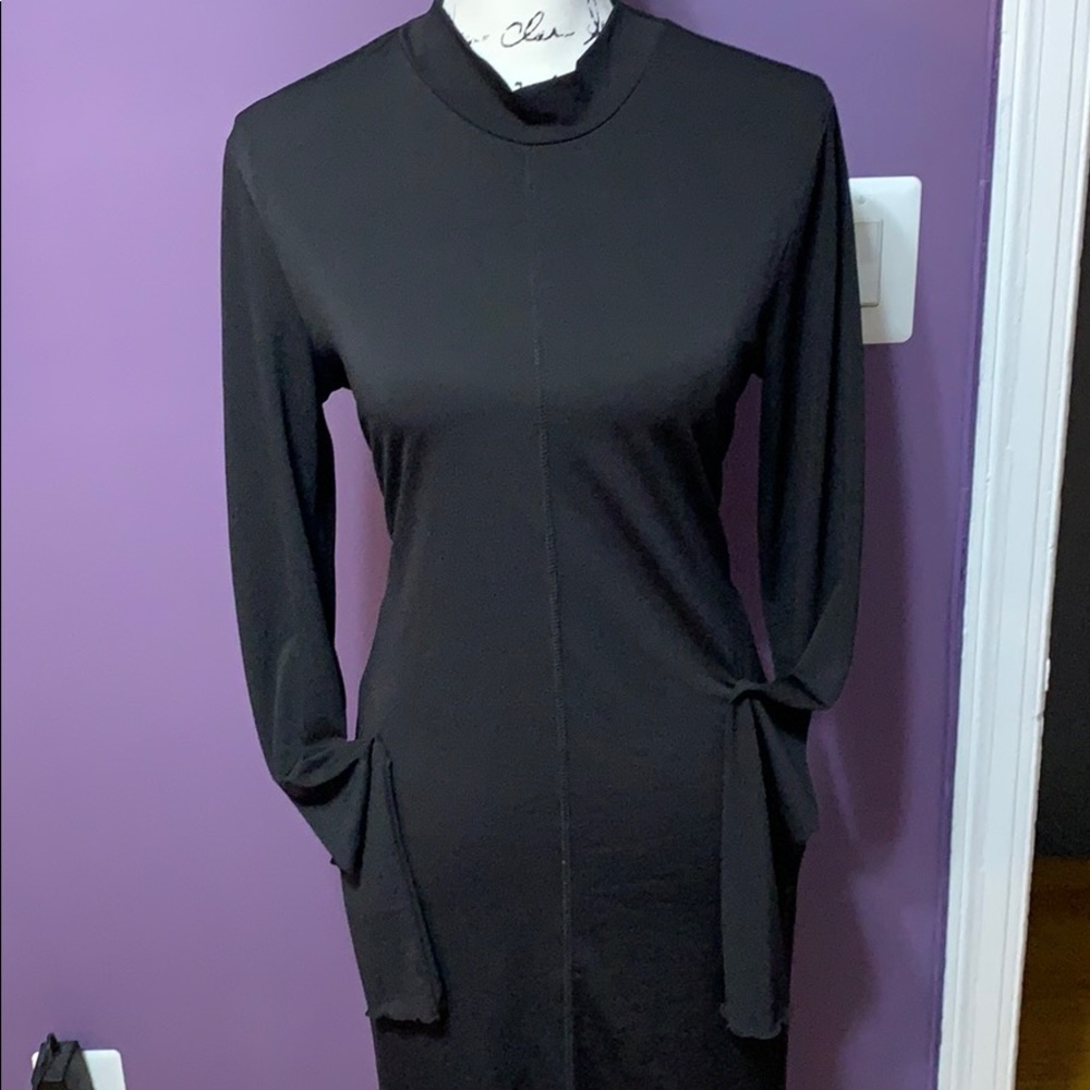 Black body-con dress